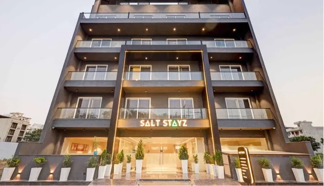 Saltstayz Premier – Golf Course Road & Sector 42